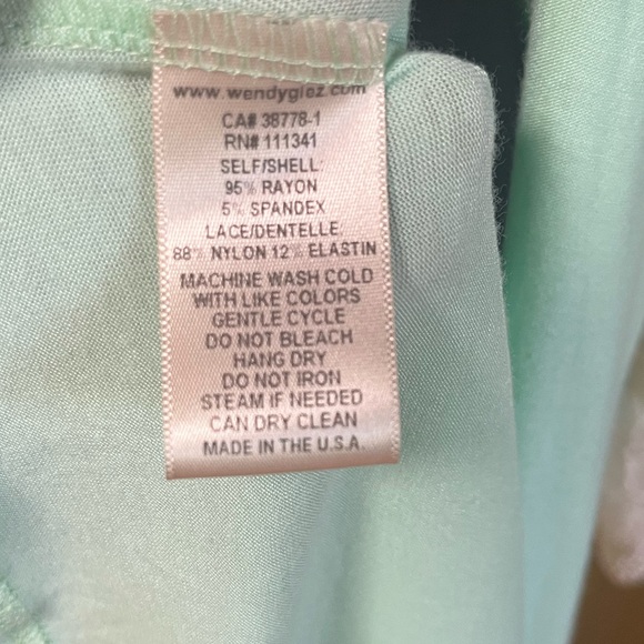 Wendy Glez Robe - Picture 7 of 8